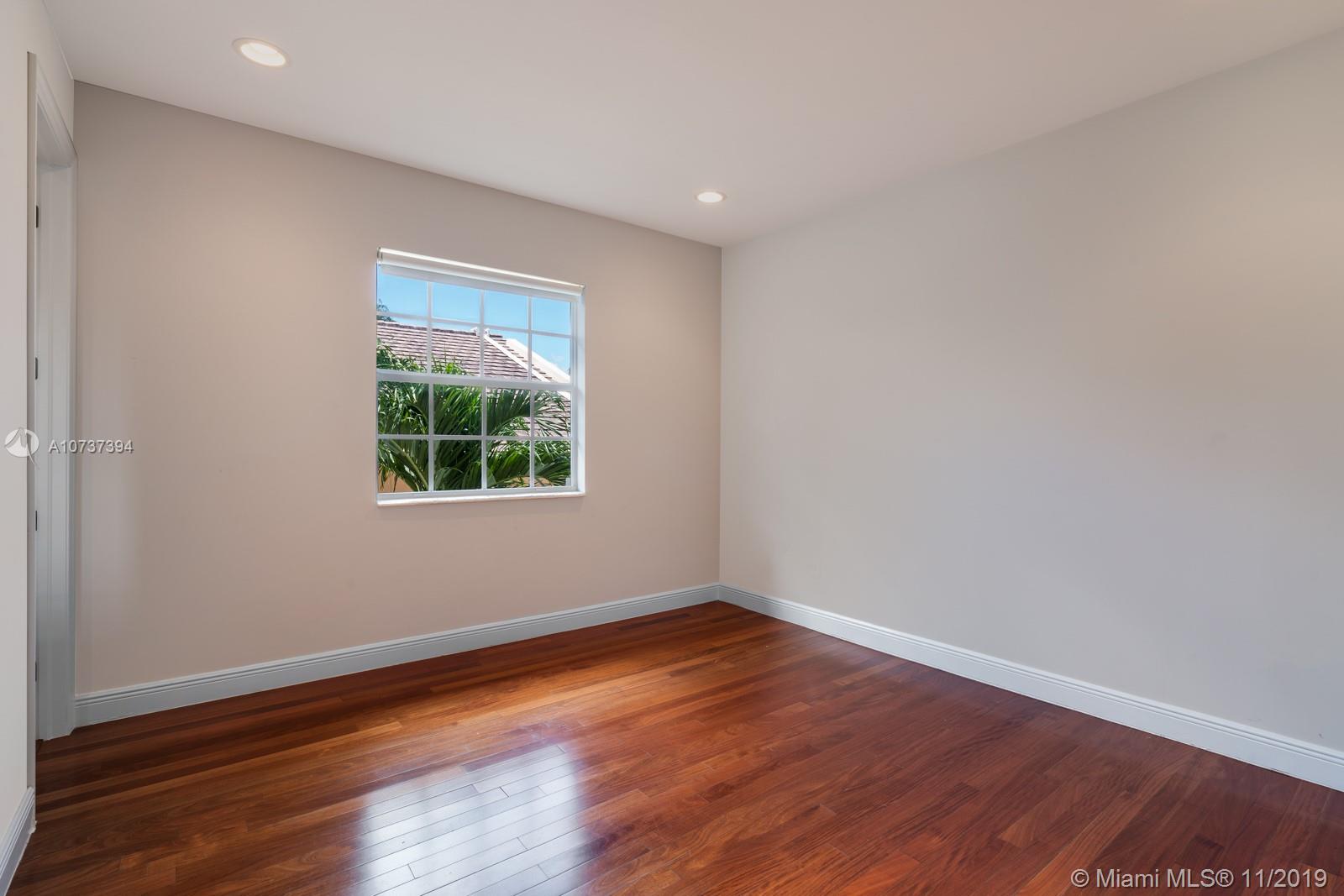 GOLDEN BEACH SEC F - Residential