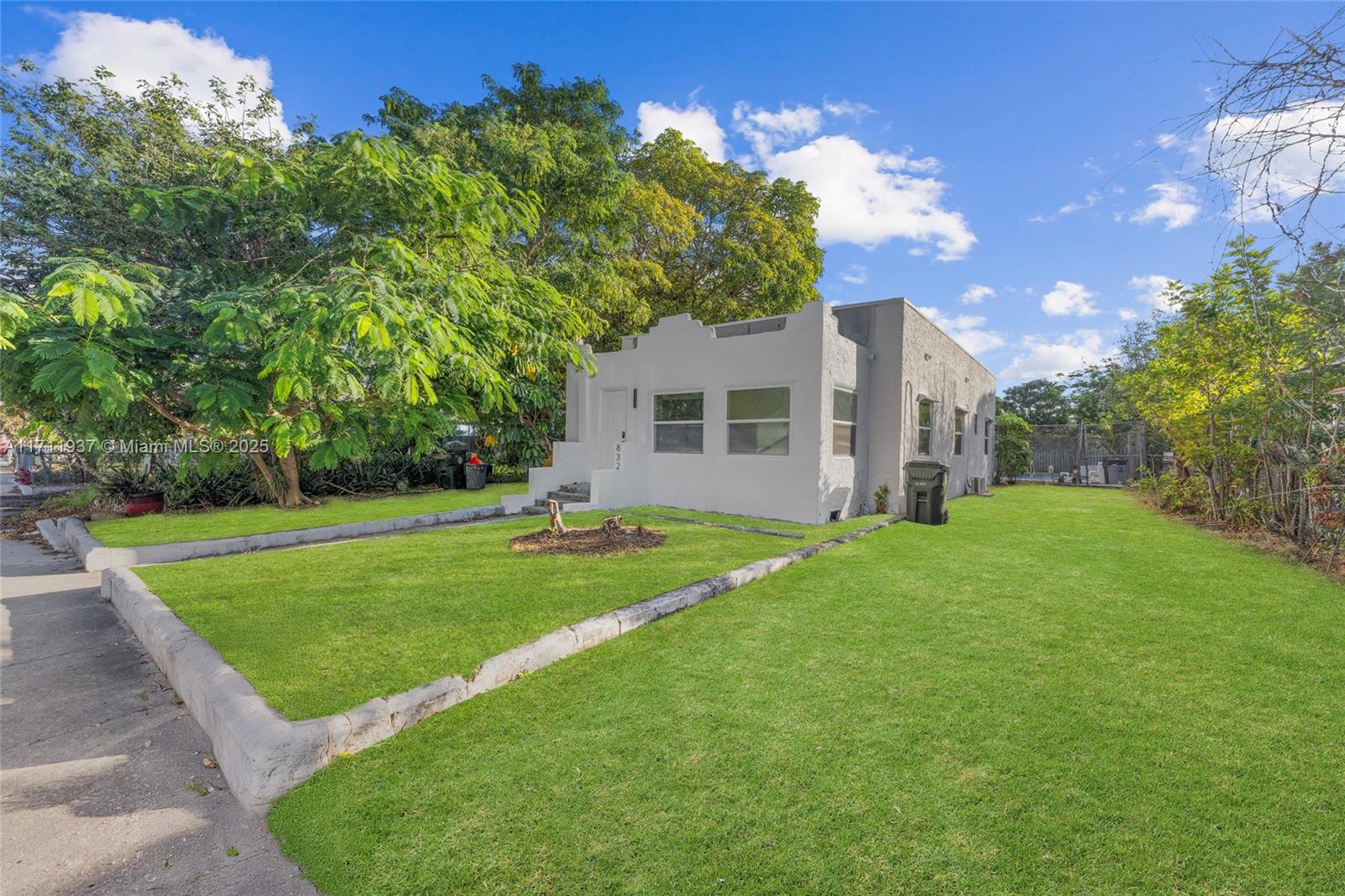 LAKE WORTH TOWN OF - Residential