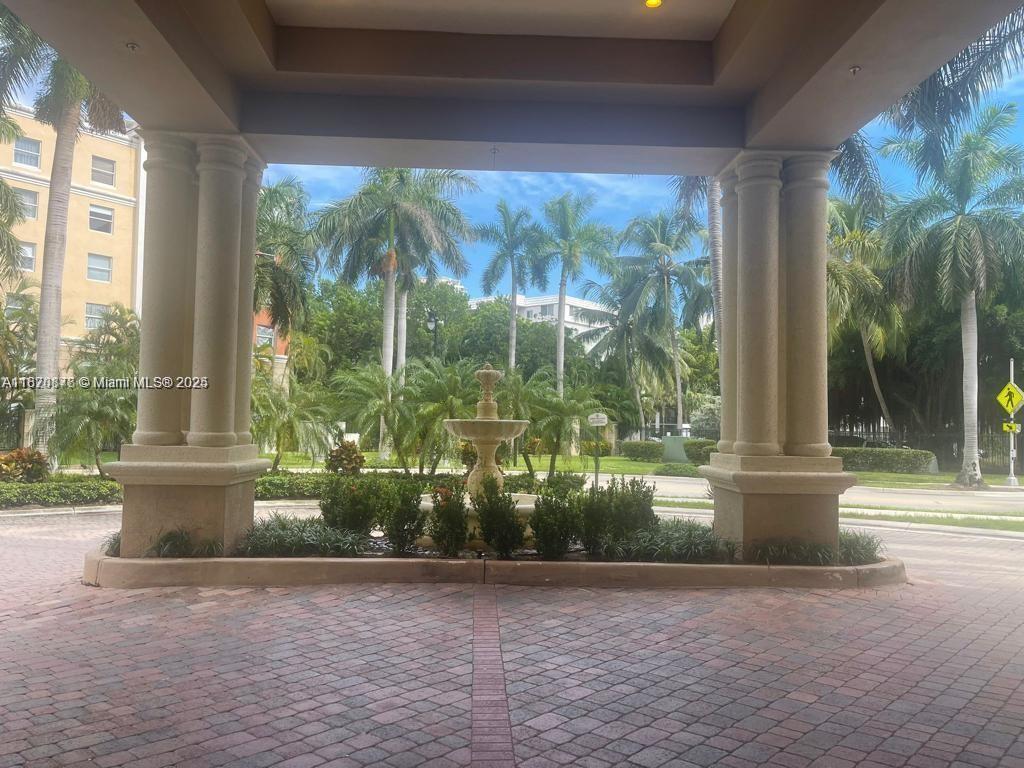 PORTO BELLAGIO CONDO - Residential