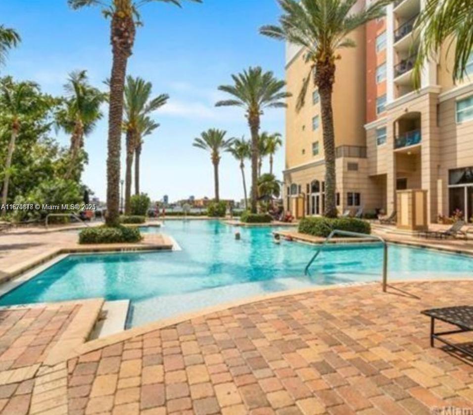 PORTO BELLAGIO CONDO - Residential