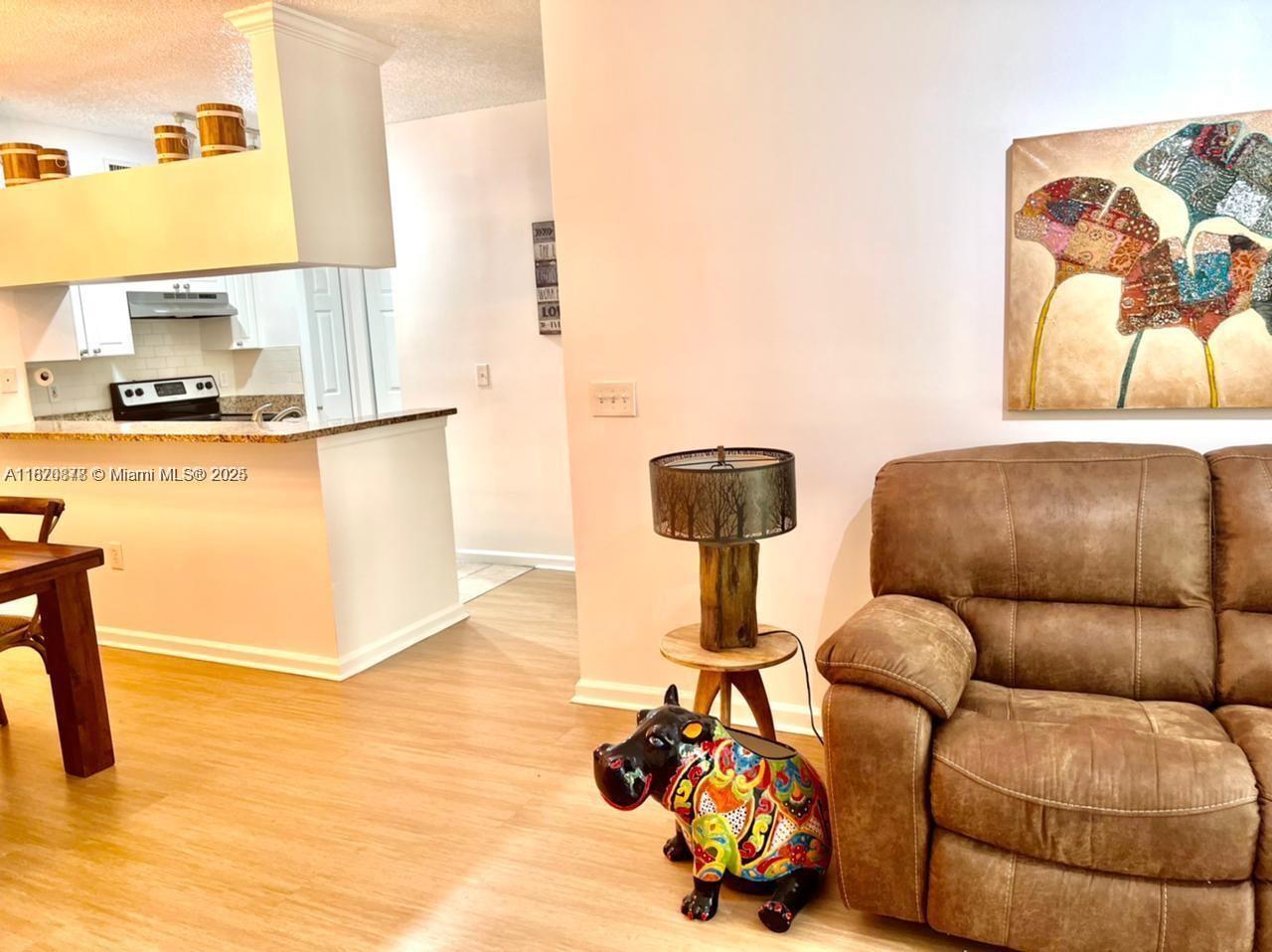 PORTO BELLAGIO CONDO - Residential