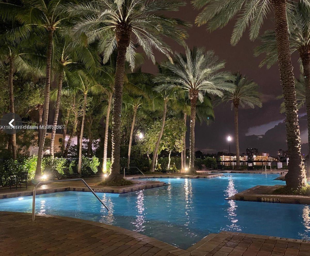 PORTO BELLAGIO CONDO - Residential