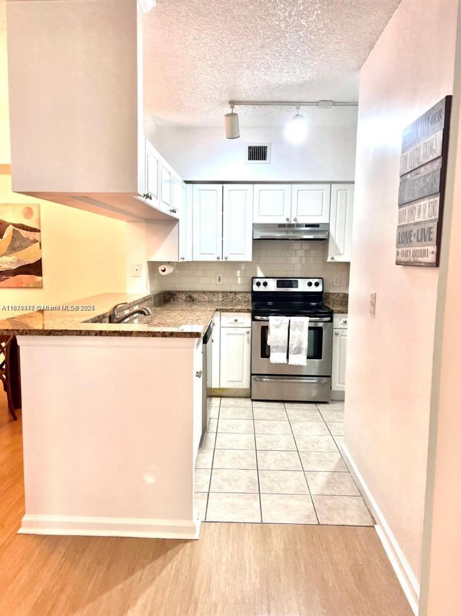 PORTO BELLAGIO CONDO - Residential