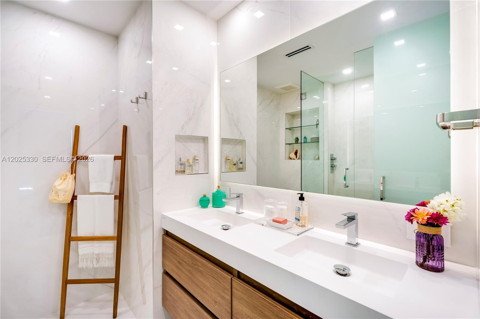 THE PLAZA 851 BRICKELL CO - Residential