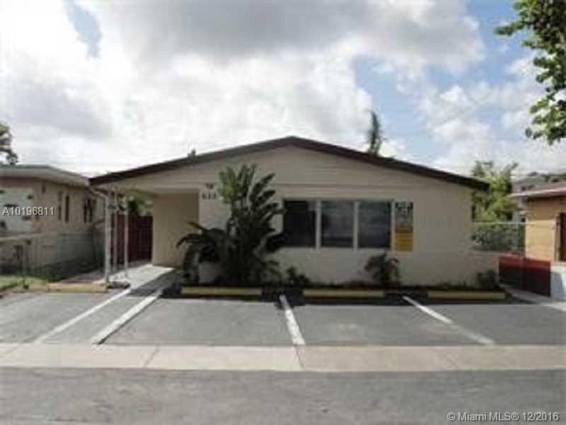 "HUGE" 2BED 2BATH APT/DUPLEX WITH A LARGE PRIVATE BACKYARD FOR ENTERTAINING, TILE FLOORS, AND PLENTY OF CLOSET SPACE, EASY TO SHOW, C LOSE TO 95, US-1 AND AIRPORTS