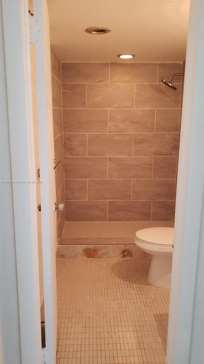 BREAKWATERS OF THE PALM BE - Residential