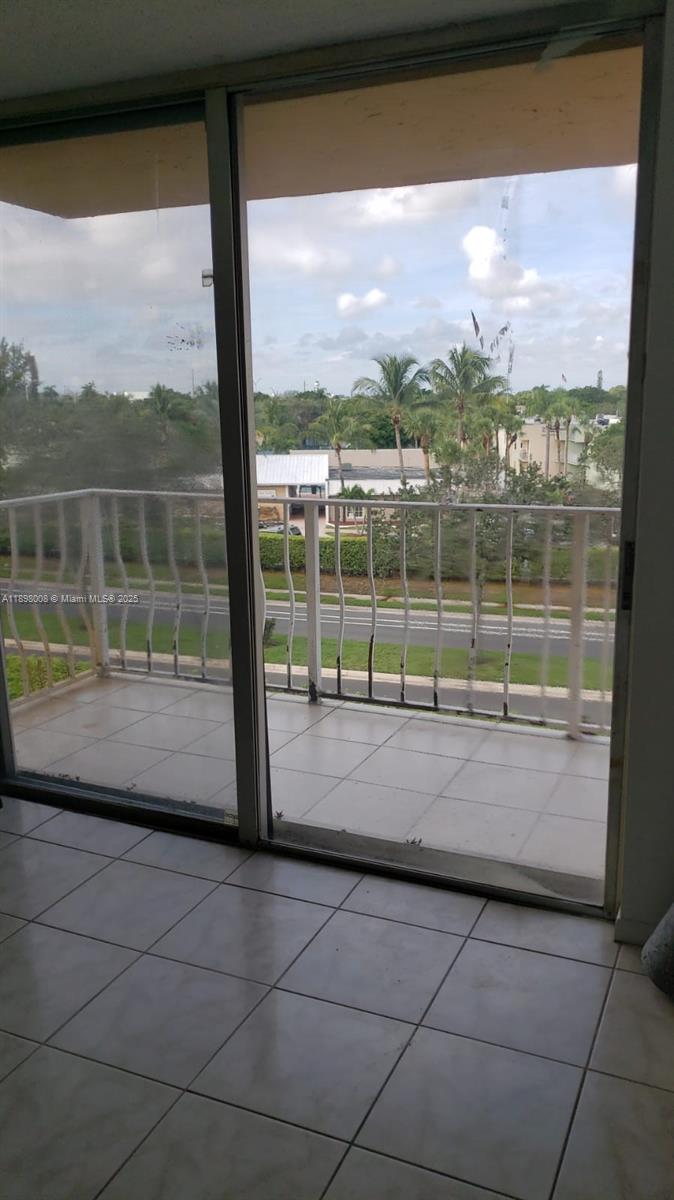 BREAKWATERS OF THE PALM BE - Residential