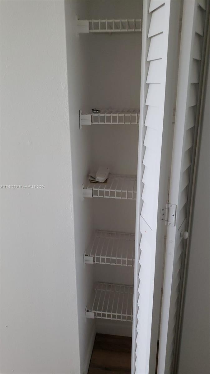 BREAKWATERS OF THE PALM BE - Residential