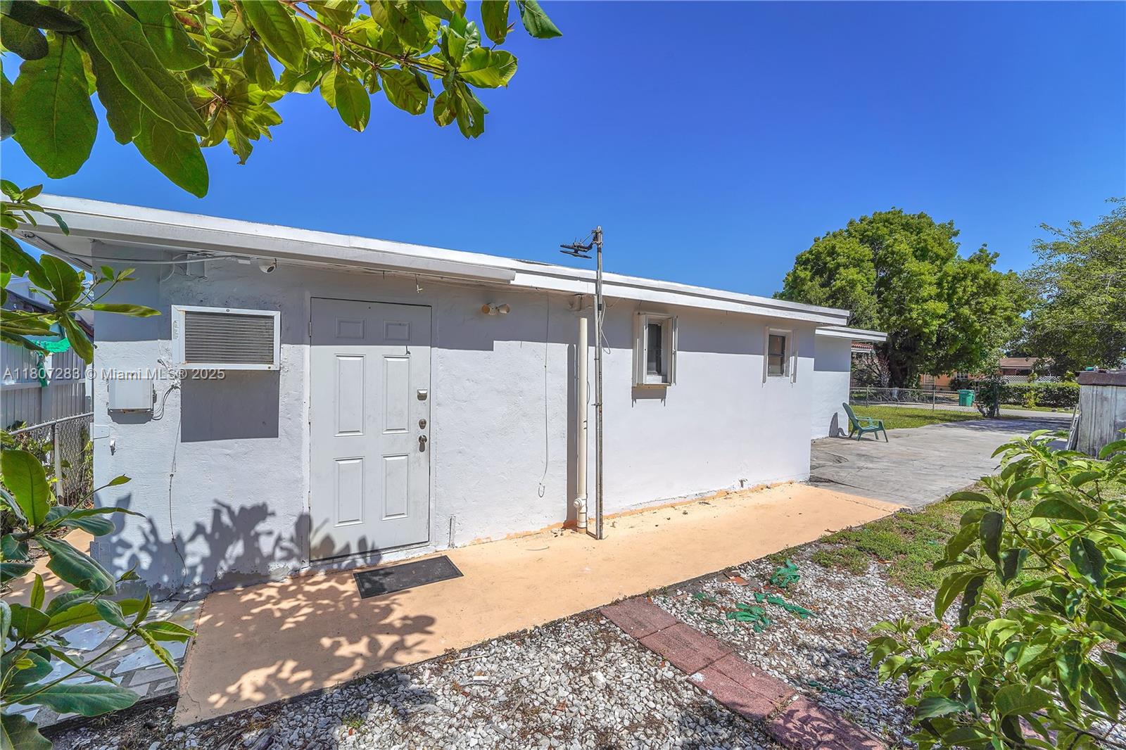 MIAMI GARDENS MANOR SEC 3 - Residential