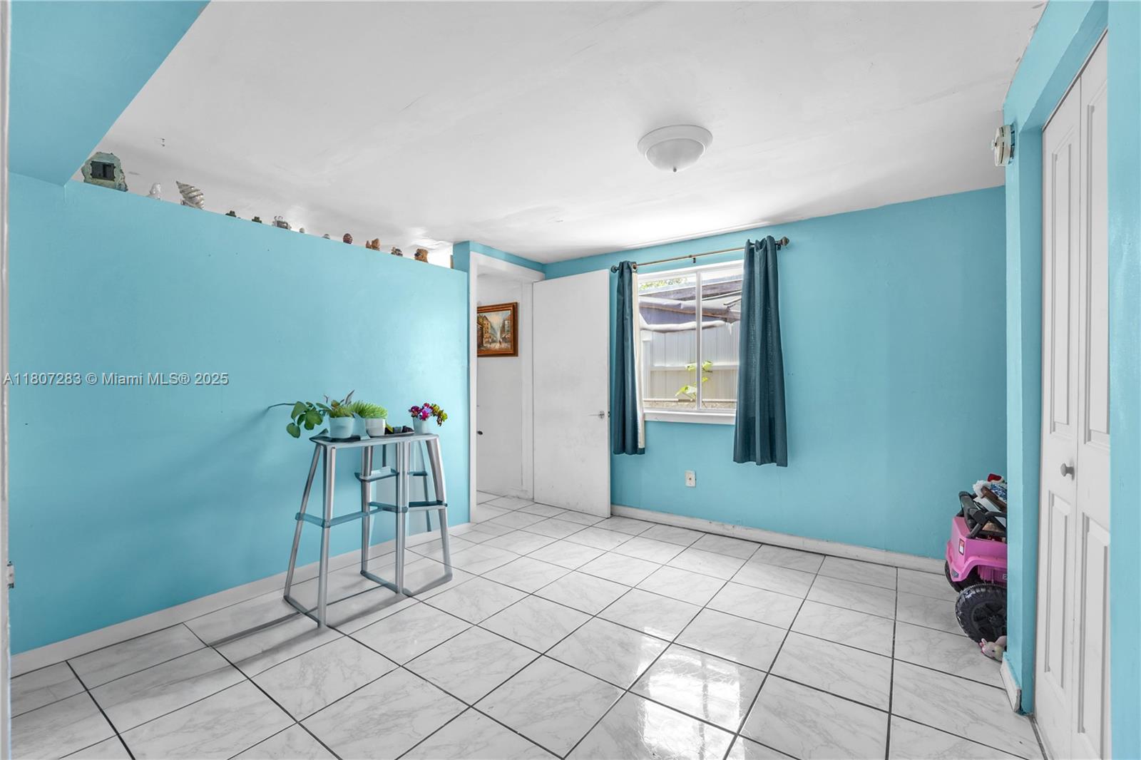 MIAMI GARDENS MANOR SEC 3 - Residential