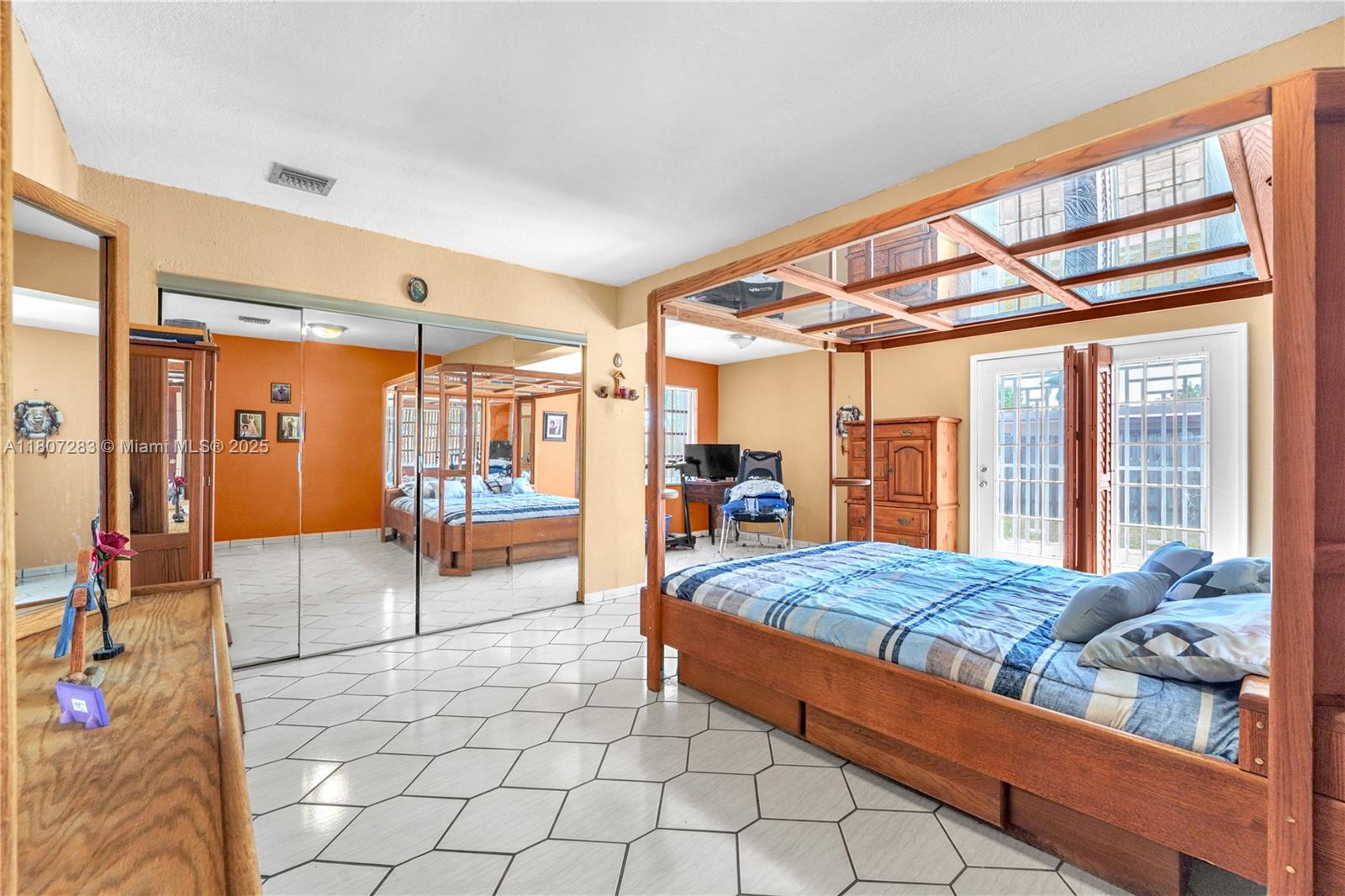 MIAMI GARDENS MANOR SEC 3 - Residential