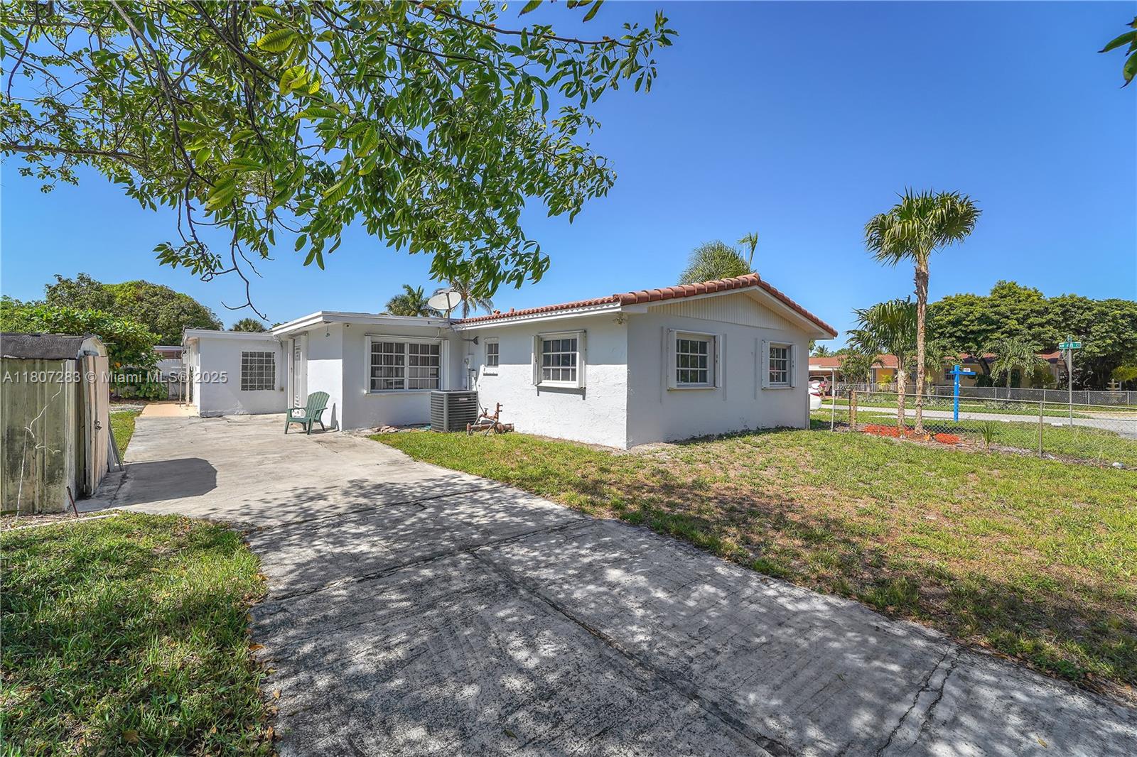 MIAMI GARDENS MANOR SEC 3 - Residential