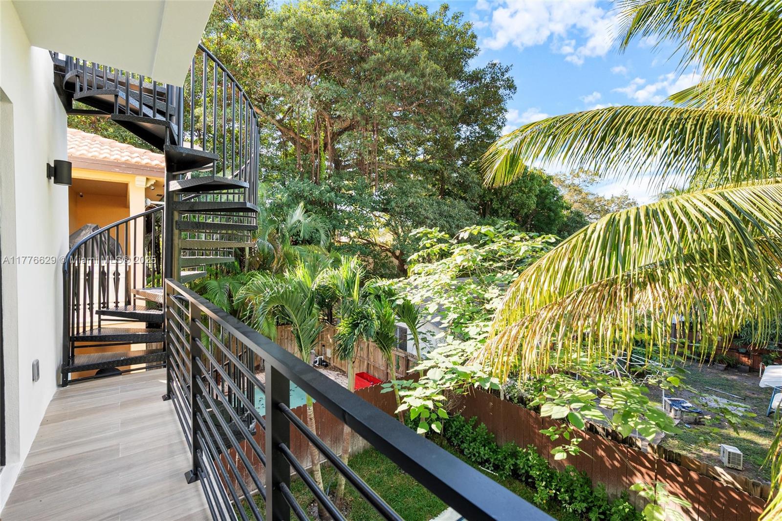 PALMHURST - Residential