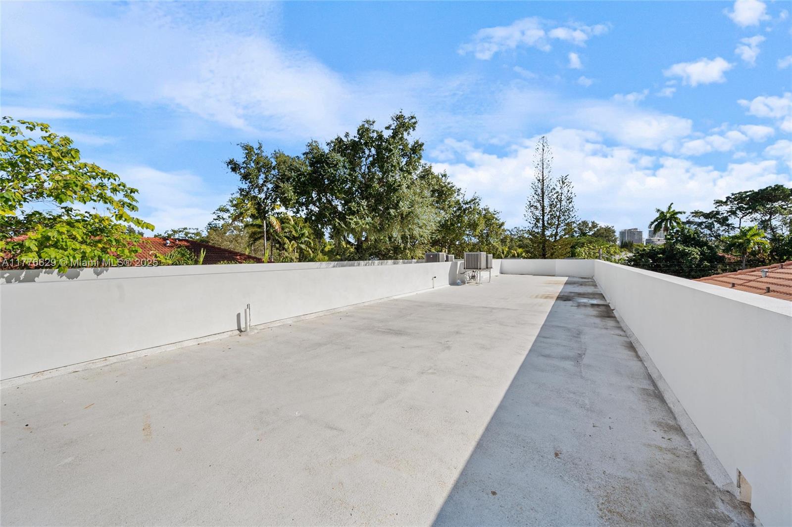 PALMHURST - Residential