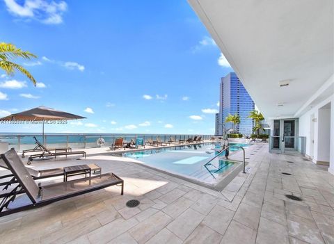  Miami FL 33131