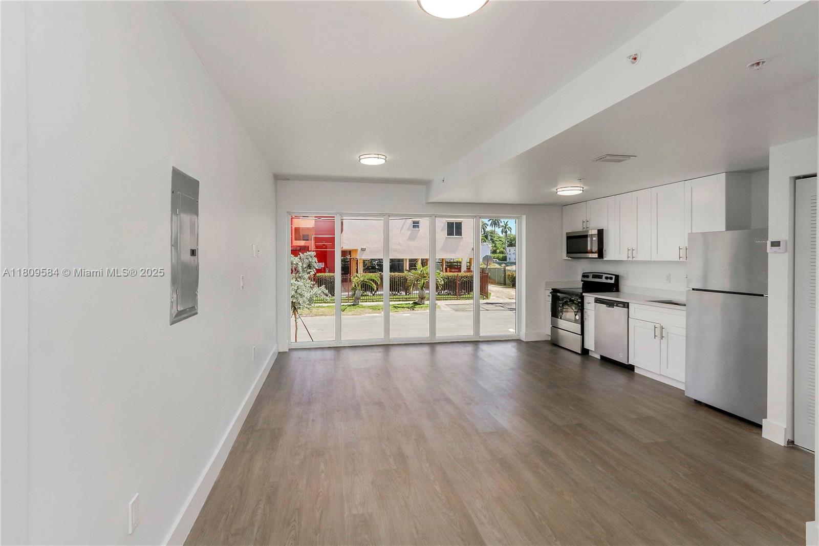 Rental Property at 1620 Nw 18th St 106, Miami, Broward County, Florida - Bedrooms: 1 
Bathrooms: 1  - $2,250 MO.