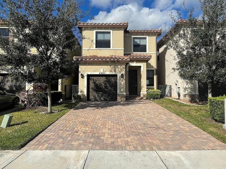 4961 Nw 59th St, Tamarac, Broward County, Florida - 3 Bedrooms  
3 Bathrooms - 