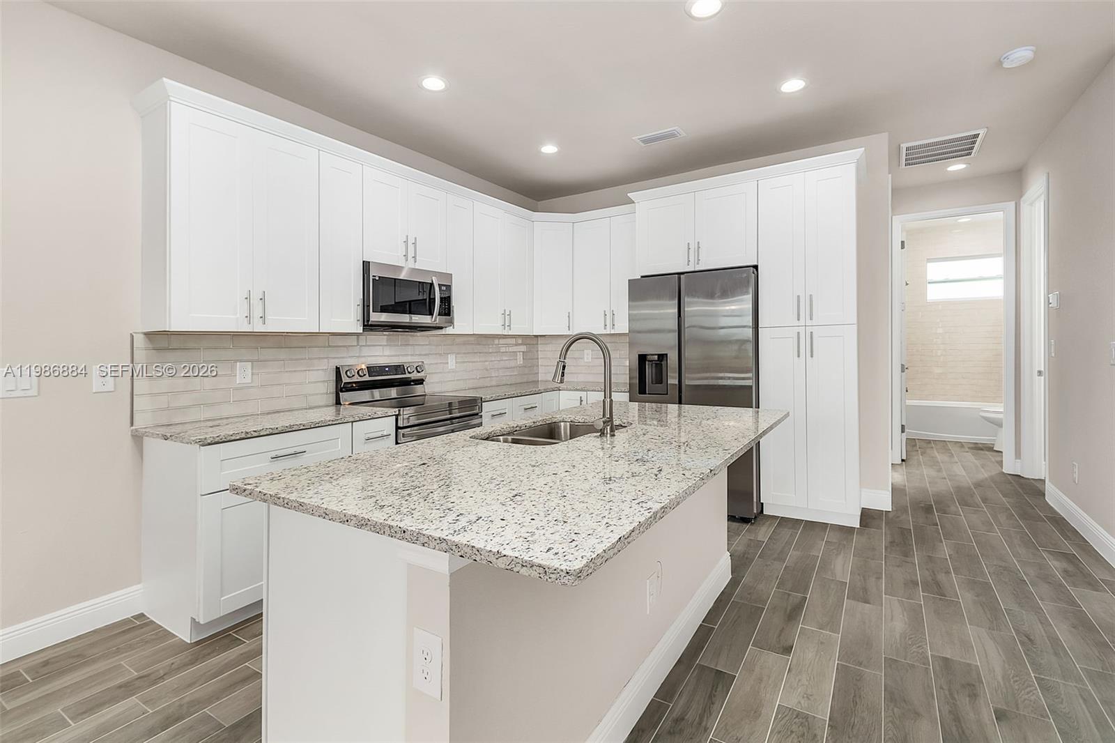 BANYAN VILLAGE - Residential