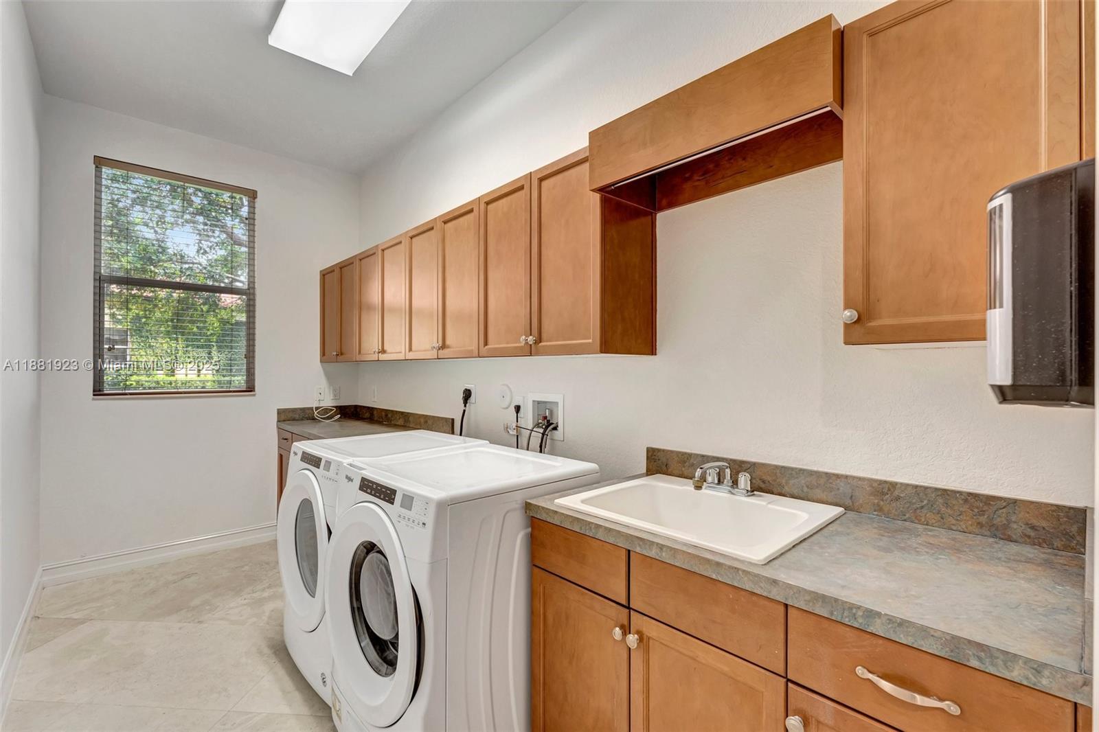 KAPOK GROVE ESTATES - Residential Lease