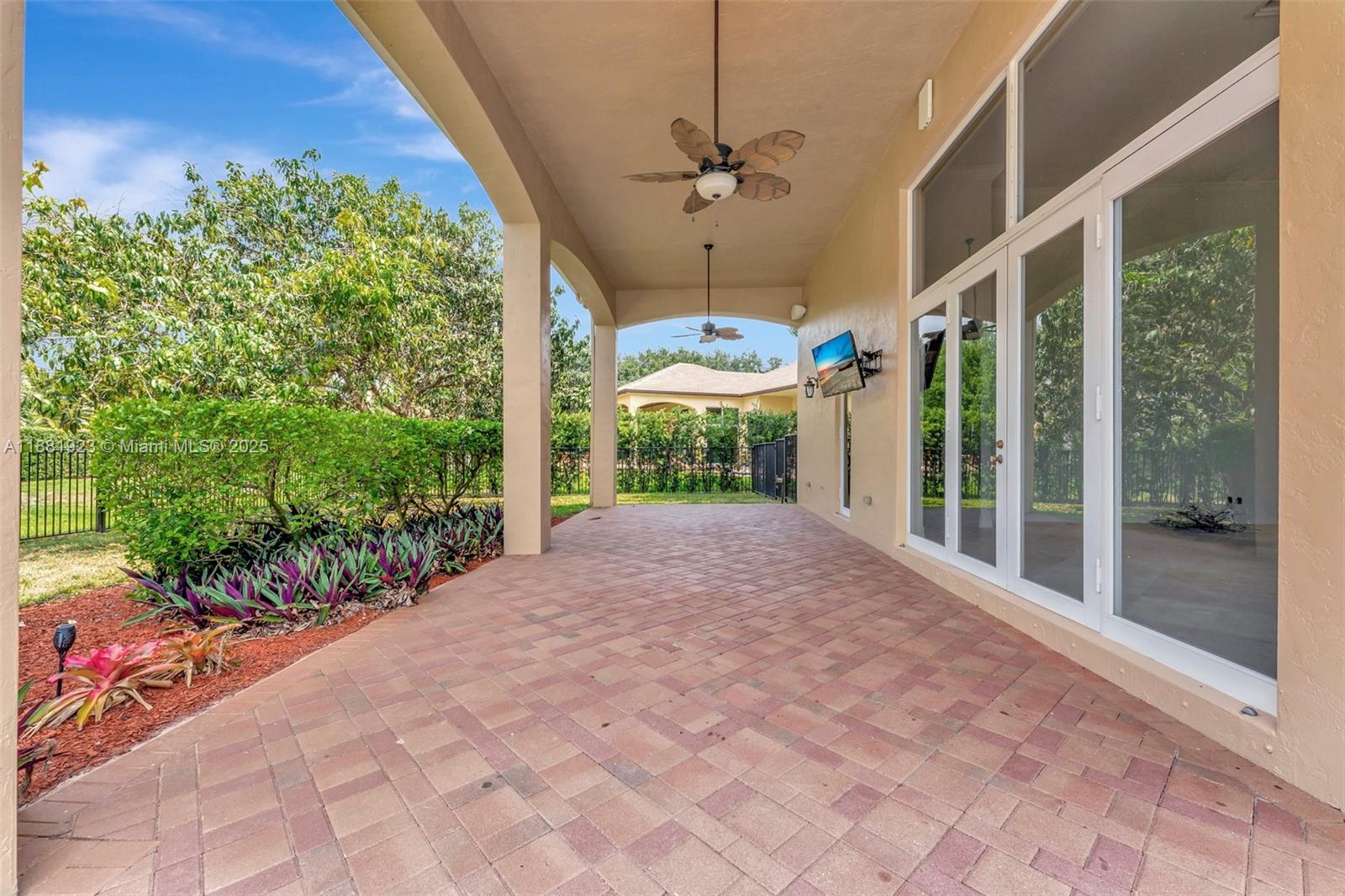 KAPOK GROVE ESTATES - Residential Lease