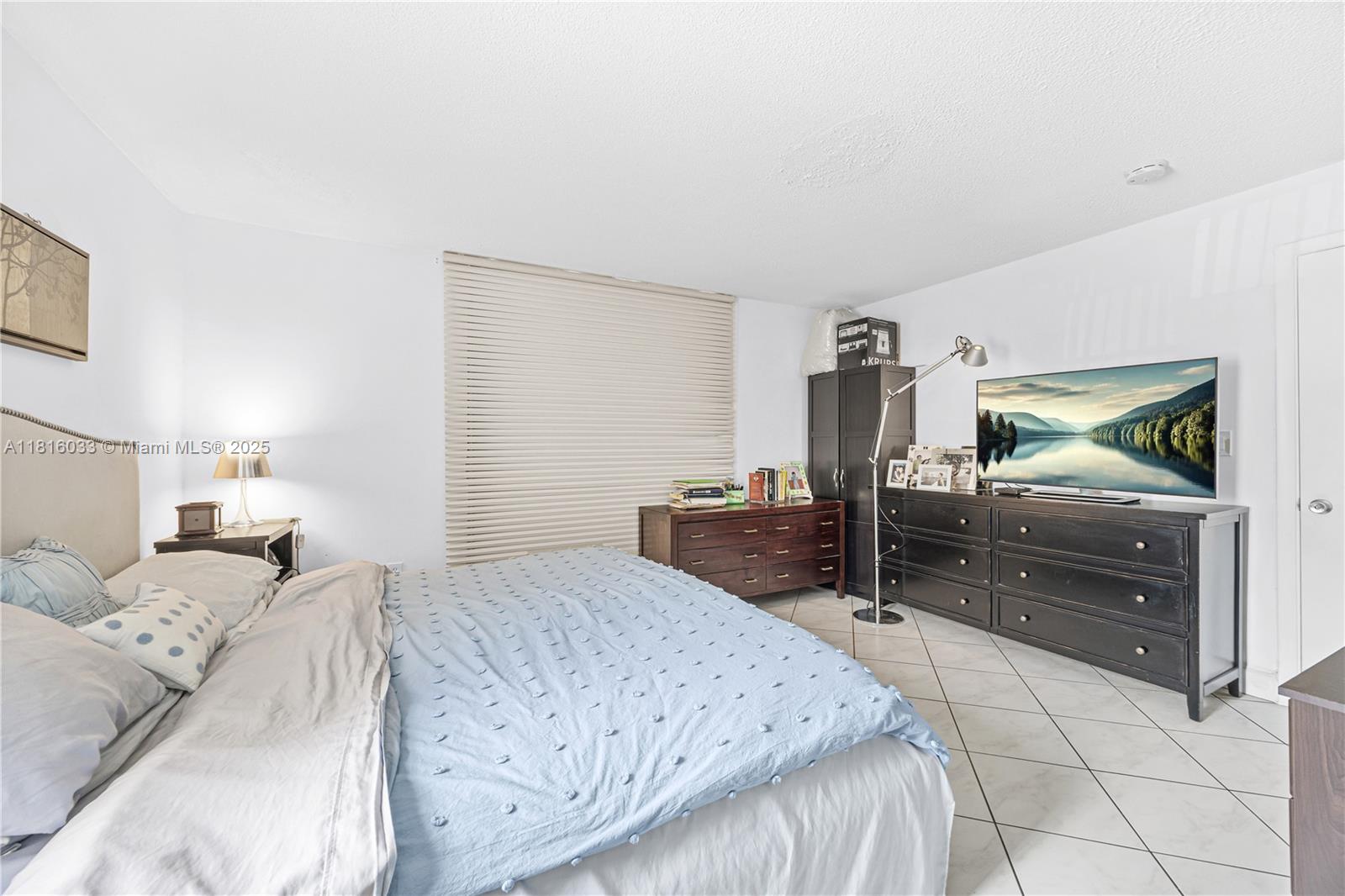 EDEN ISLES CONDO NO 6 - Residential