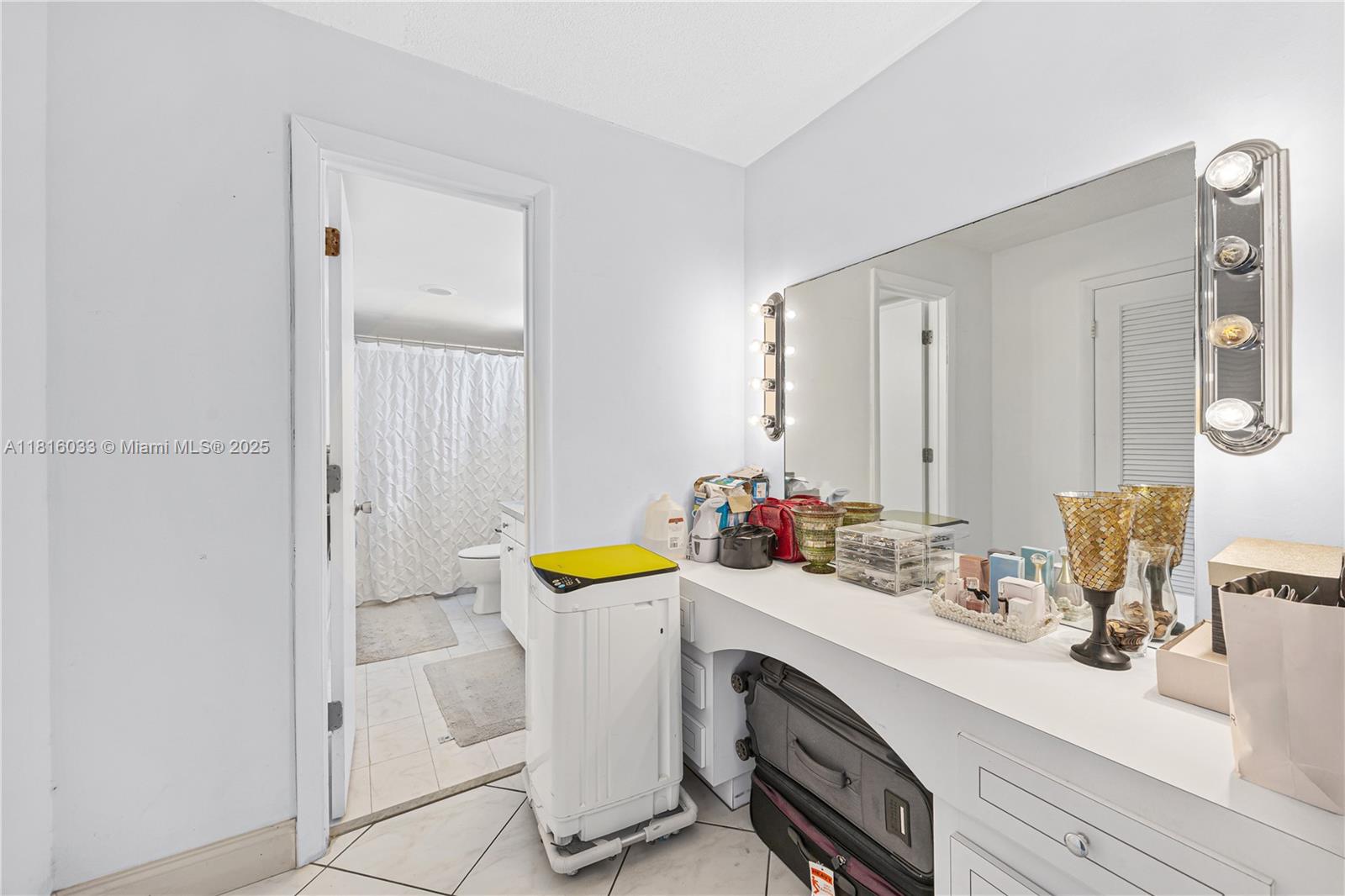 EDEN ISLES CONDO NO 6 - Residential