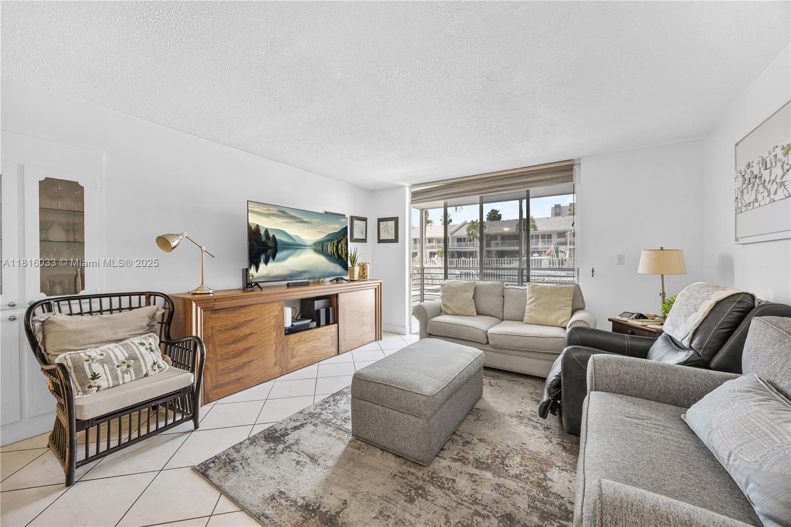3550 Ne 169th St 112, North Miami Beach, Miami-Dade County, Florida - 2 Bedrooms  
2 Bathrooms - 
