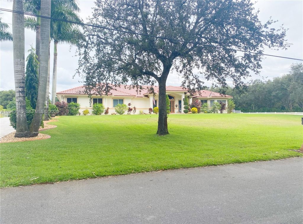 Photo of 6550 SW 183rd Way, Southwest Ranches, FL 33331 (MLS # A11943185)