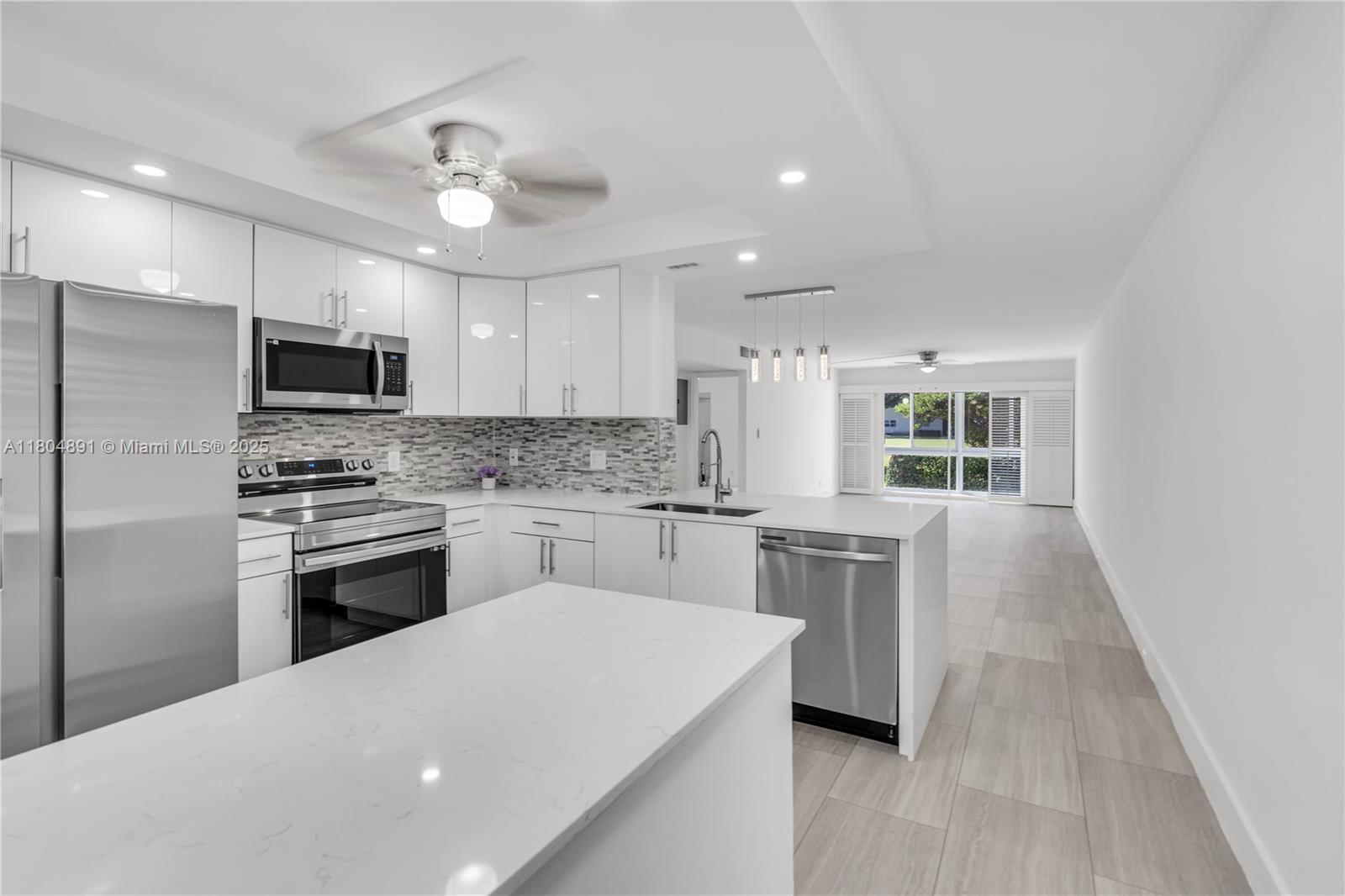 3401 Bimini Ln E1