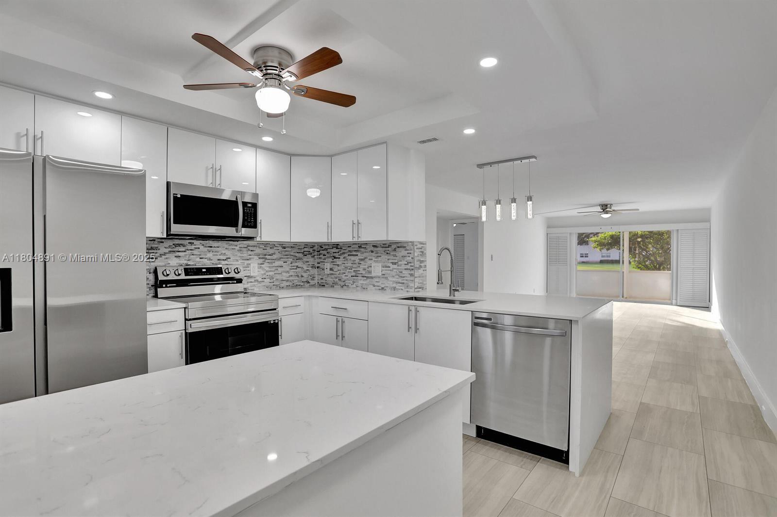 3401 Bimini Ln E1