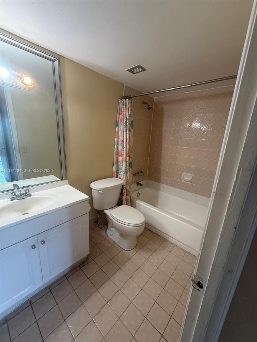 CASTILLIAN CLUB CONDO - Residential