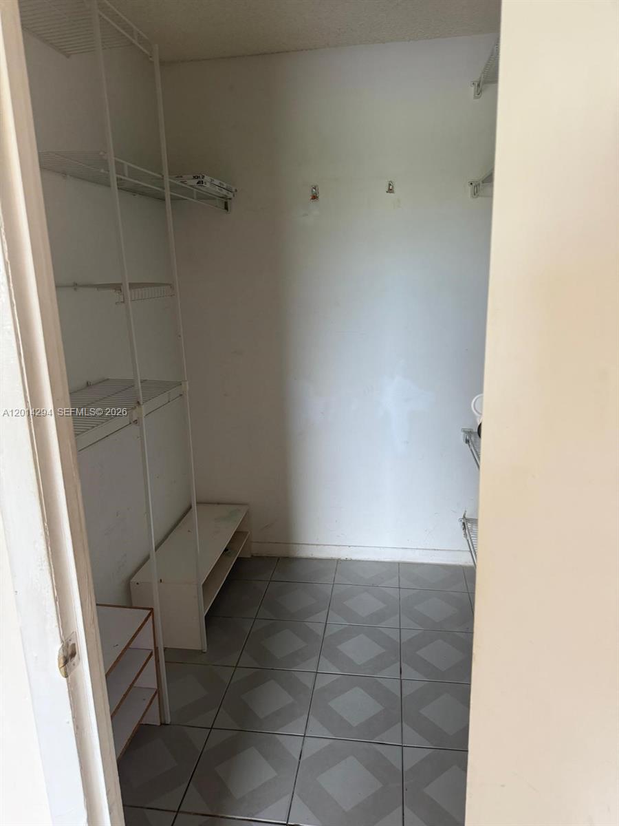 CASTILLIAN CLUB CONDO - Residential
