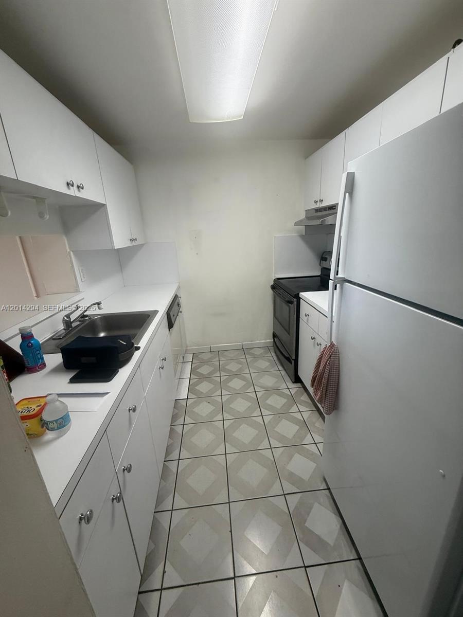 CASTILLIAN CLUB CONDO - Residential