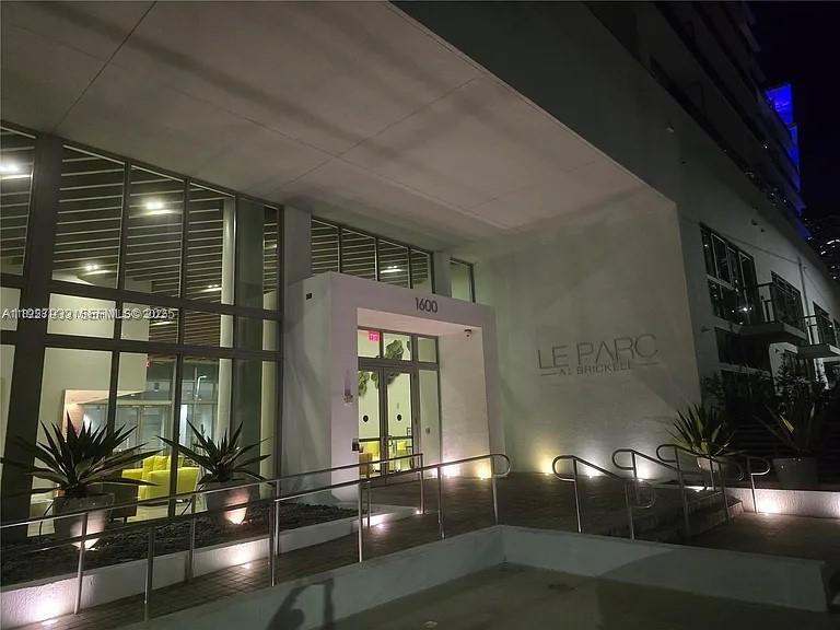 LE PARC AT BRICKELL CONDO - Residential Lease