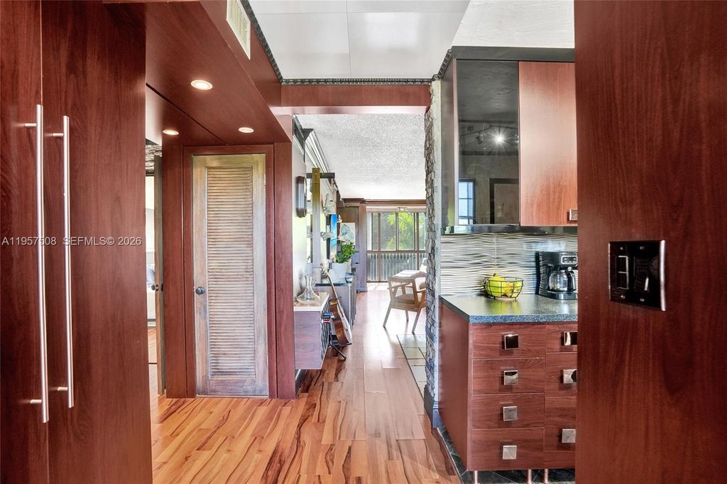 Photo of 1000 NE 12th Ave #505, Hallandale Beach, FL 33009 (MLS # A11957508)