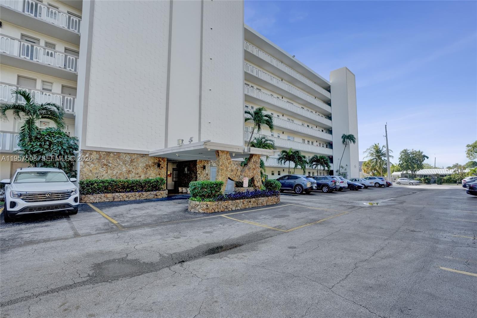 MEADOWBROOK CONDO APTS BL - Residential