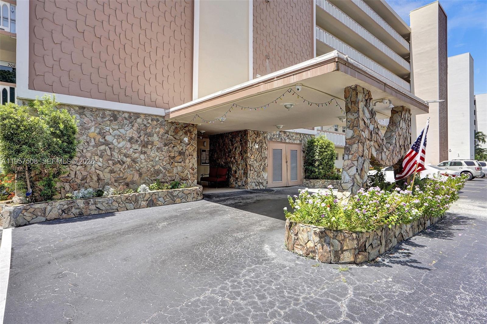 MEADOWBROOK CONDO APTS BL - Residential