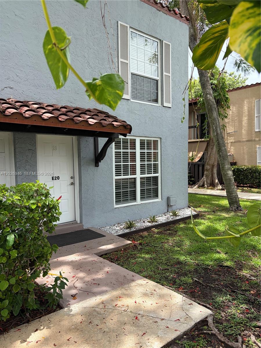 10778 N Kendall Dr E20
