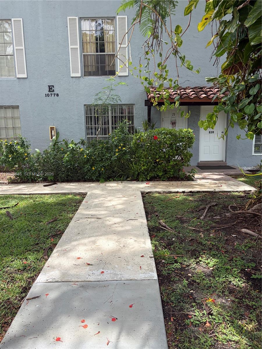10778 N Kendall Dr E20