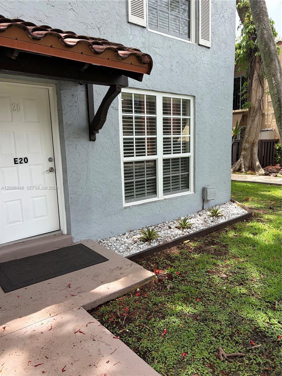 10778 N Kendall Dr E20