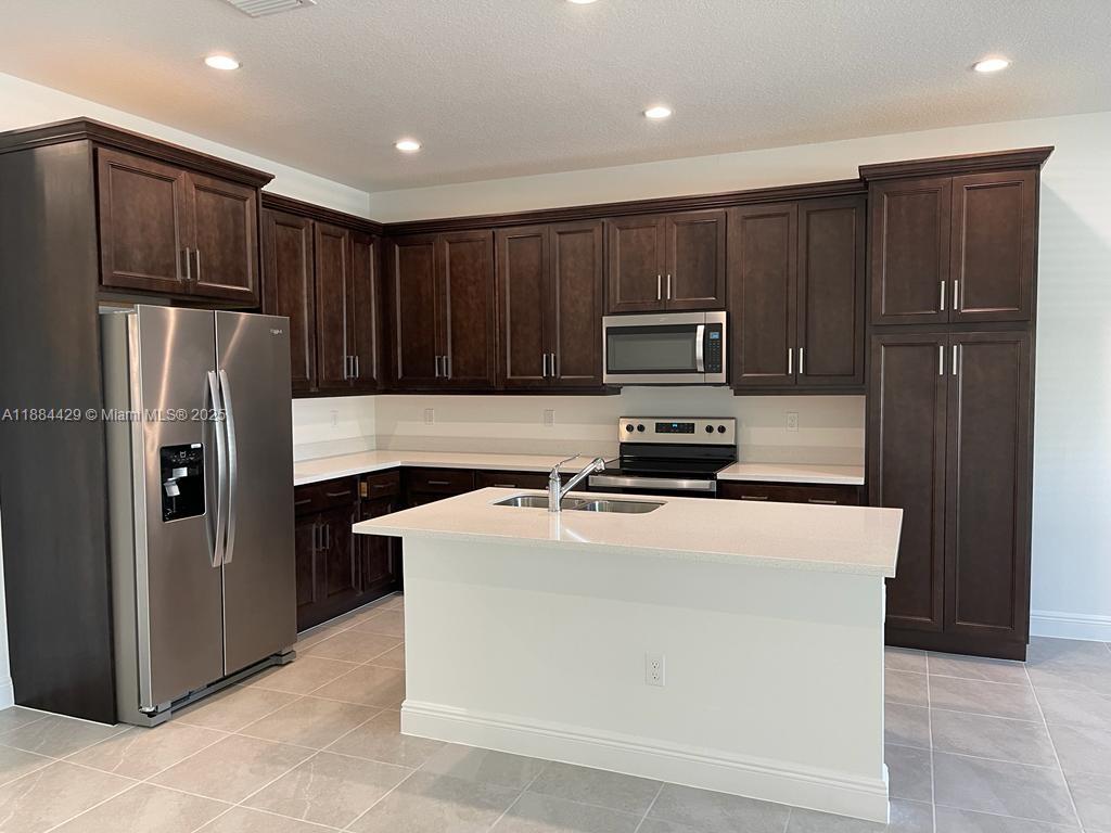 DEERFIELD CROSSING - Residential Lease