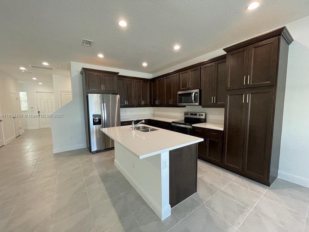 DEERFIELD CROSSING - Residential Lease