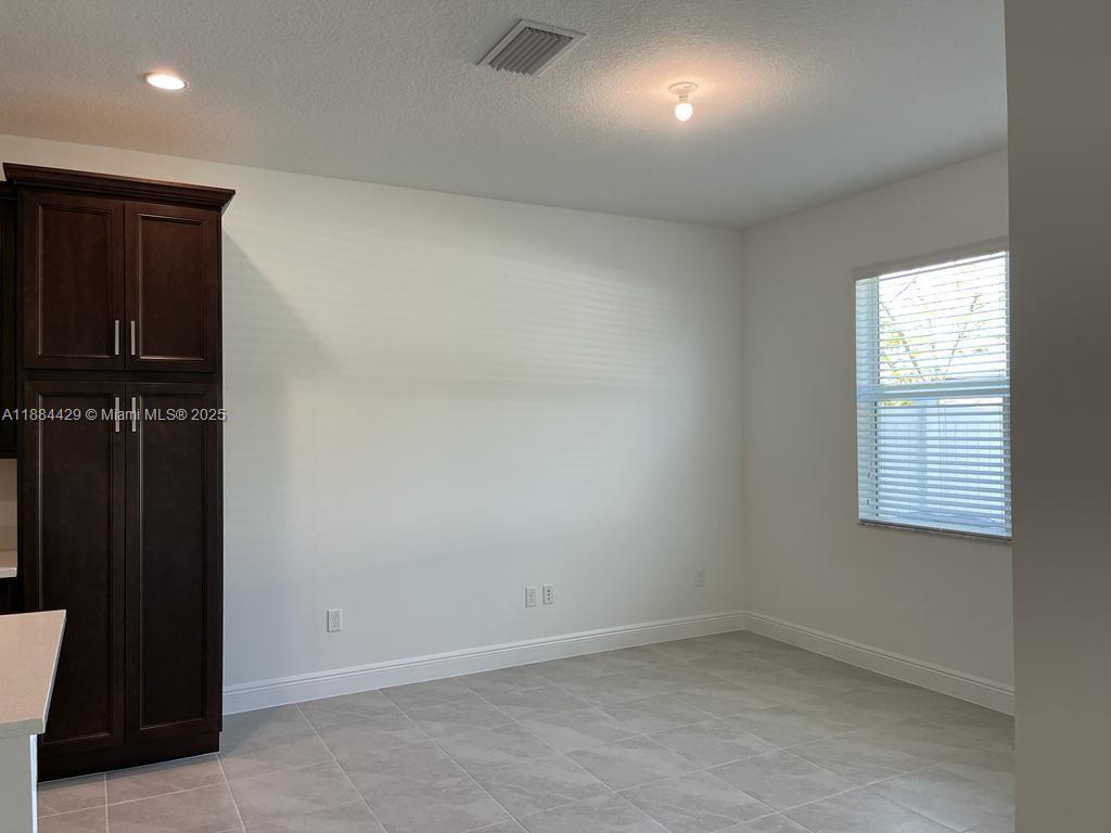 DEERFIELD CROSSING - Residential Lease