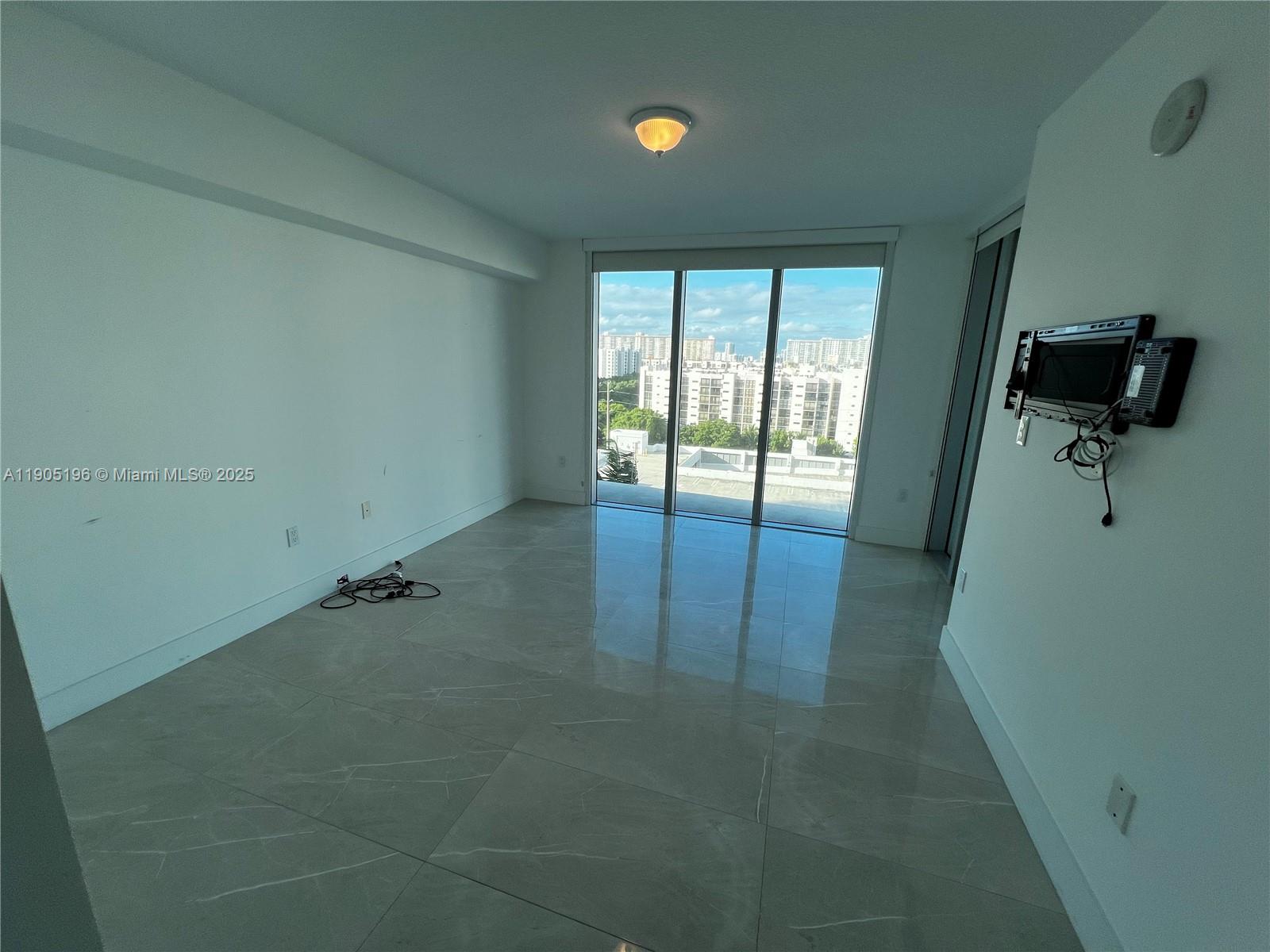 PARQUE TOWERS CONDO - Residential Lease