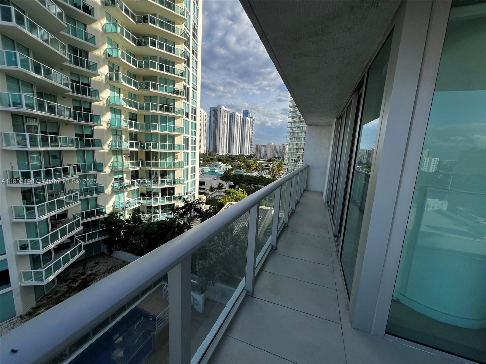 PARQUE TOWERS CONDO - Residential Lease