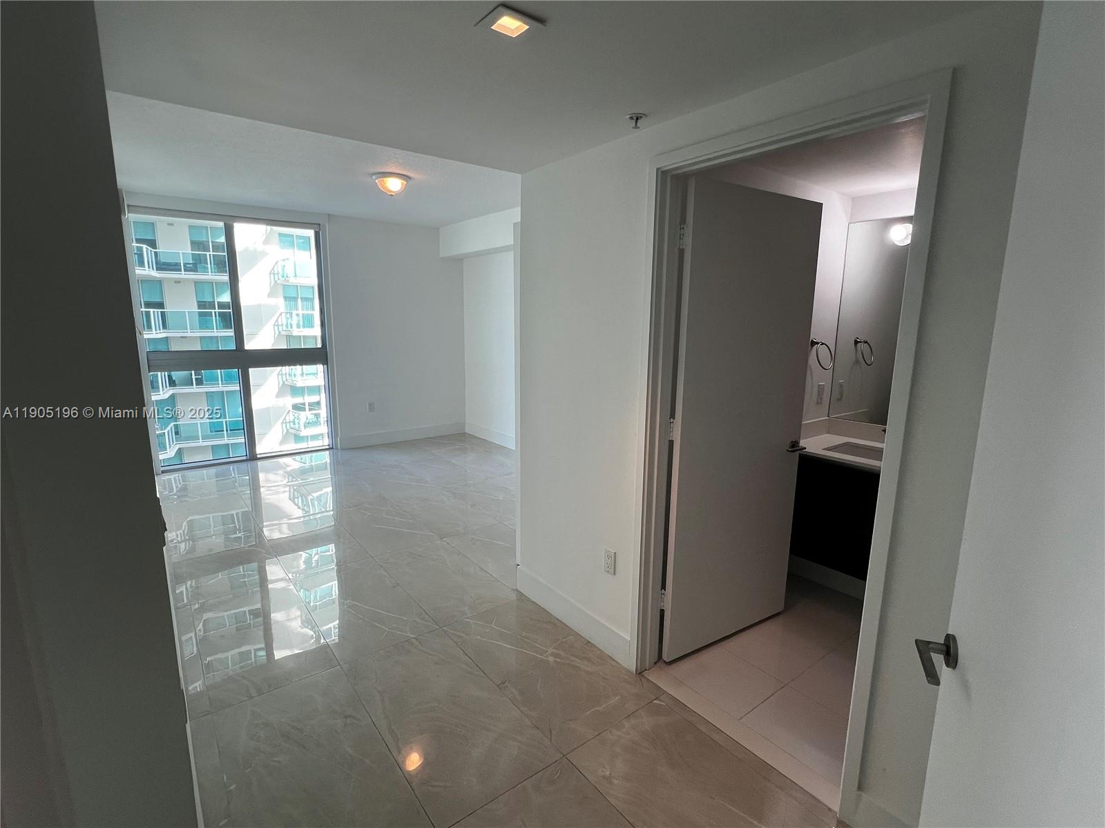 PARQUE TOWERS CONDO - Residential Lease