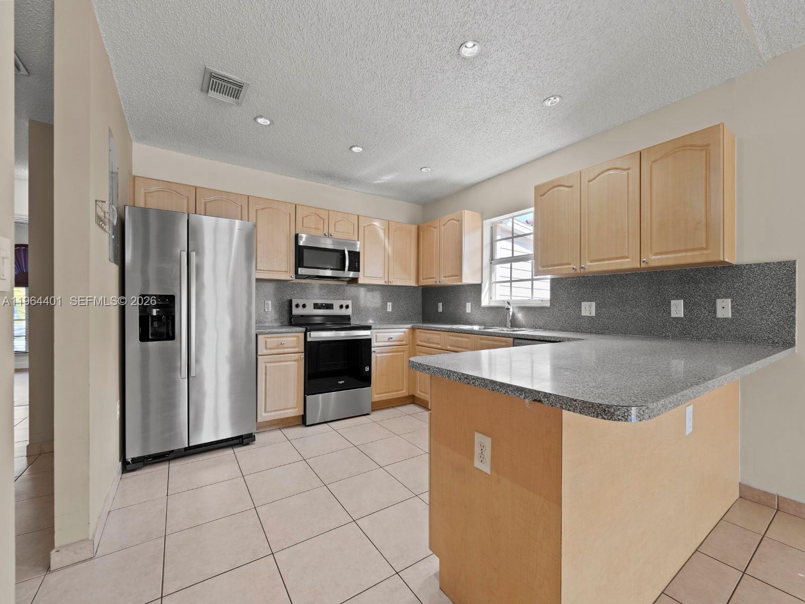 BIRD LAKES SOUTH SEC 4 - Residential