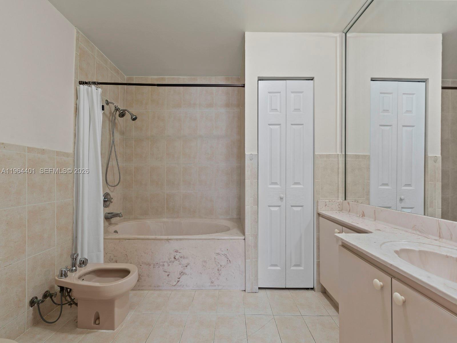 BIRD LAKES SOUTH SEC 4 - Residential