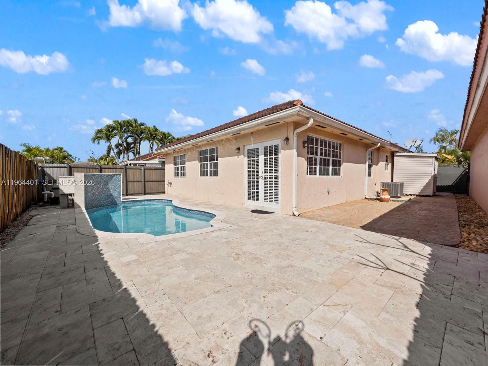 BIRD LAKES SOUTH SEC 4 - Residential