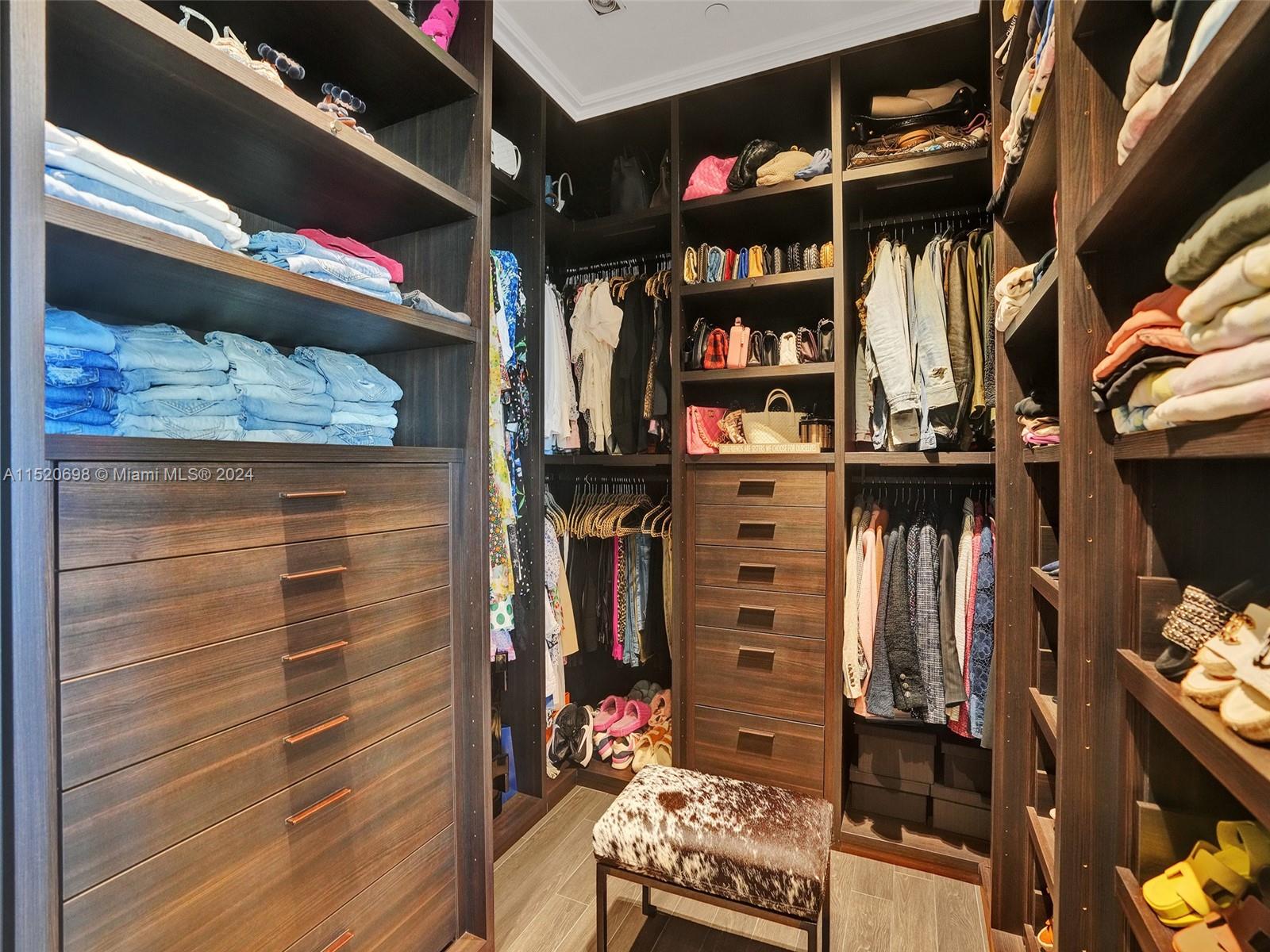 BELLINI AT WILLIAMS ISLAN - Residential